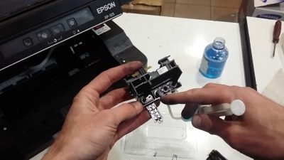 Как почистить головку принтера epson l132?