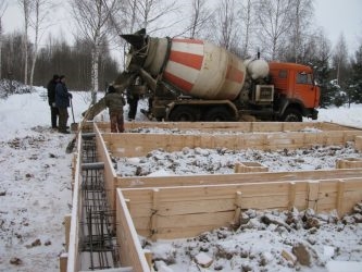 Заливка фундамента зимой