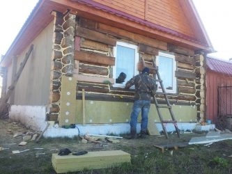 Чем обшить старый деревянный дом снаружи дешево?